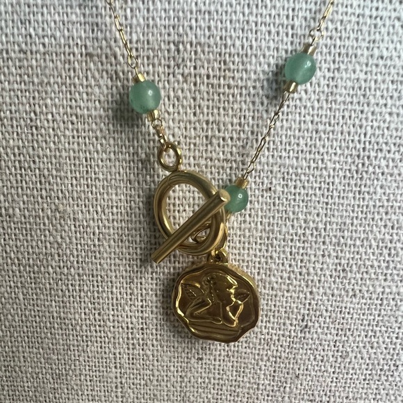 Elegant Angel Gold & Green Victorian-Inspired Necklace with Matching Earrings - Picture 9 of 13